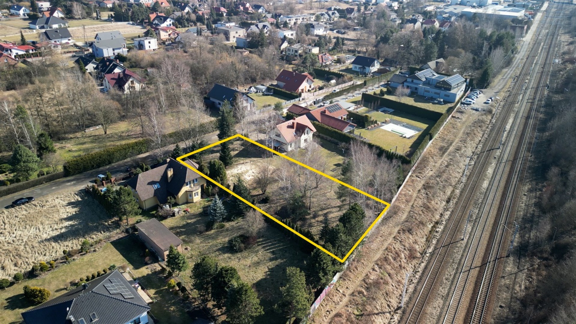 Działka na sprzedaż