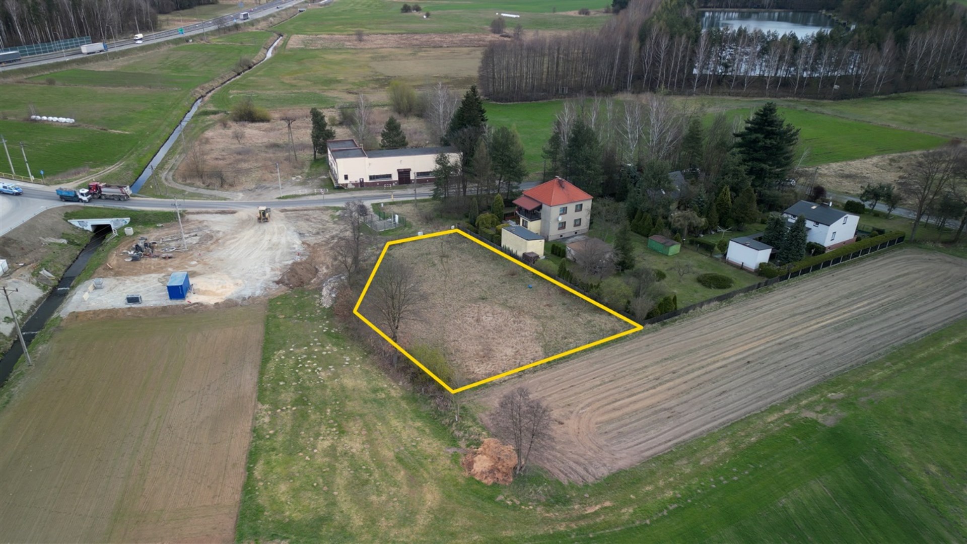 Działka na sprzedaż